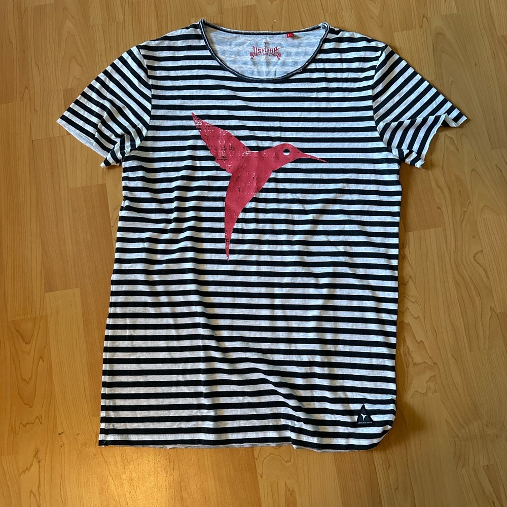 Ushuaia club t shirt, size Large